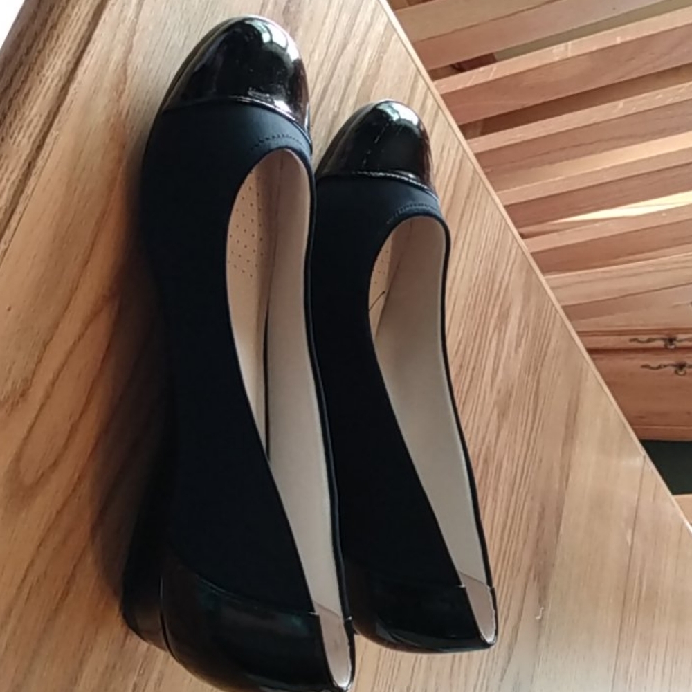 Shoes - Picture 4 of 4